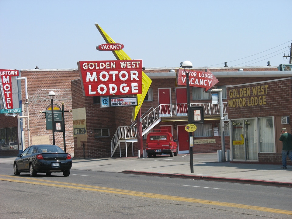 Retro motor lodge accommodation