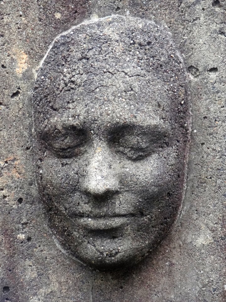 Sculpture stone figure head