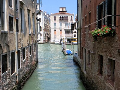 Wharf boat travel