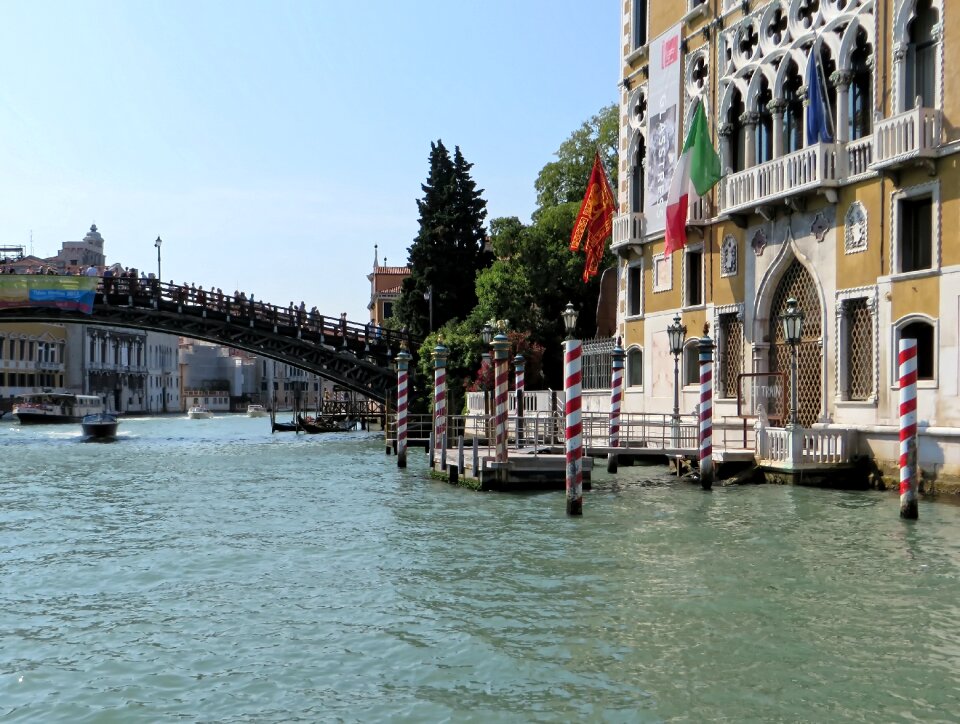 Bridge accademia boats