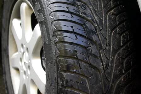 Auto wheel tyres photo