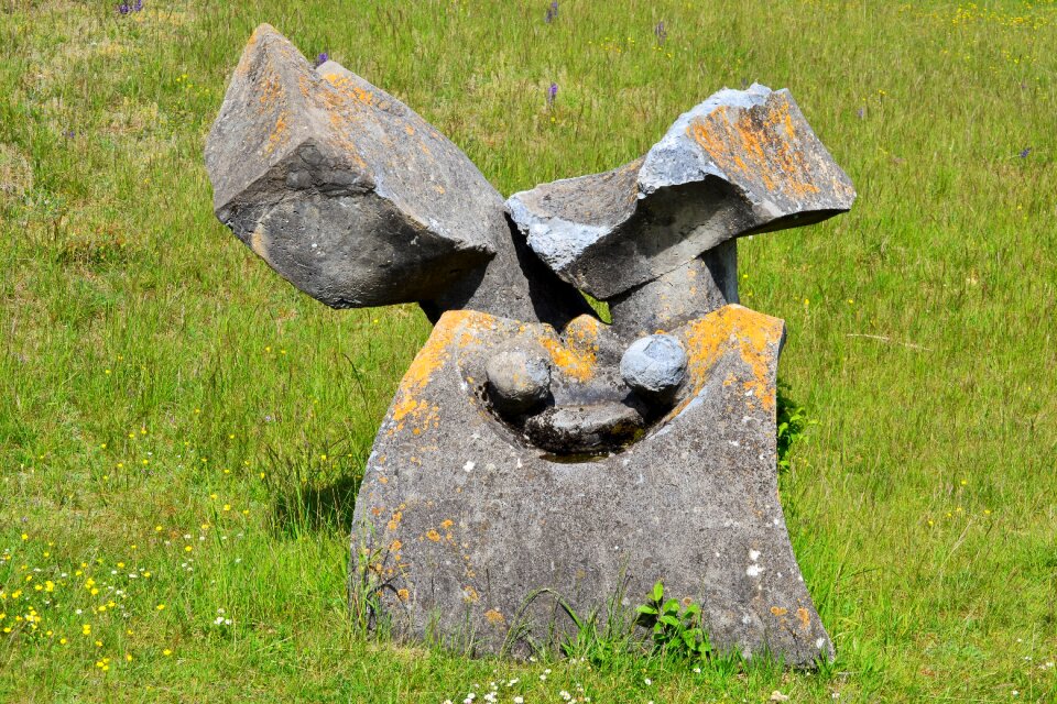 Abstract sculpture places of interest