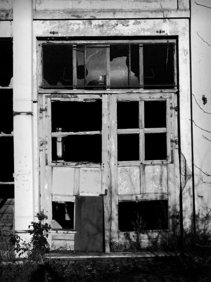 Splitter door frame factory