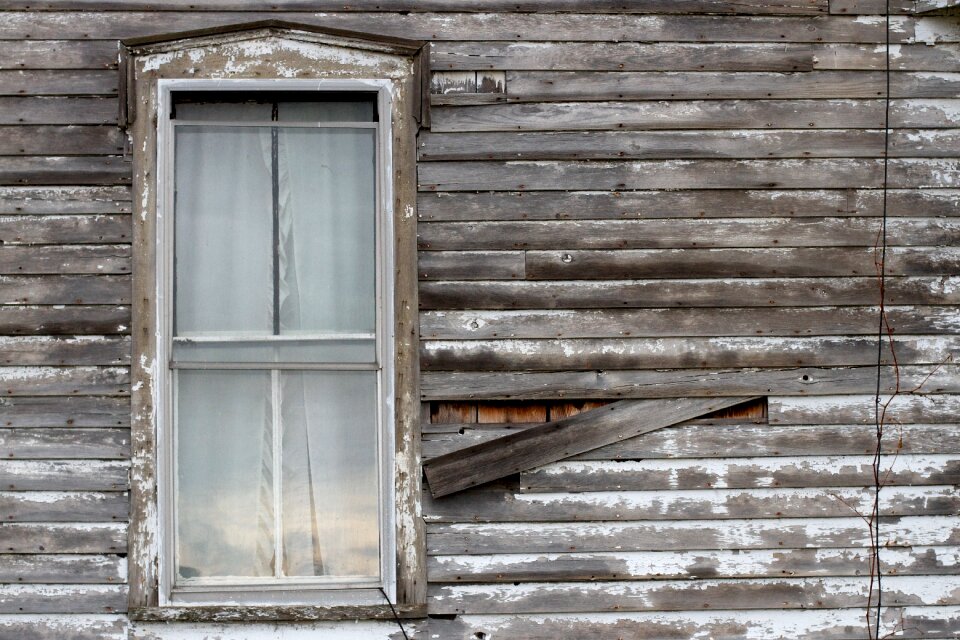 Decay building