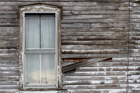 Decay building