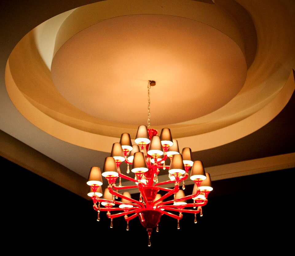Light lighting red