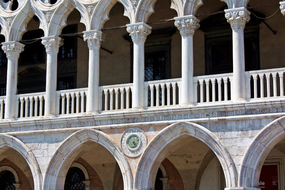 Architecture monument arcades