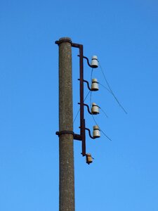 Light cut current insulator