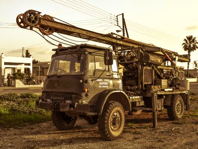 Drilling brown truck