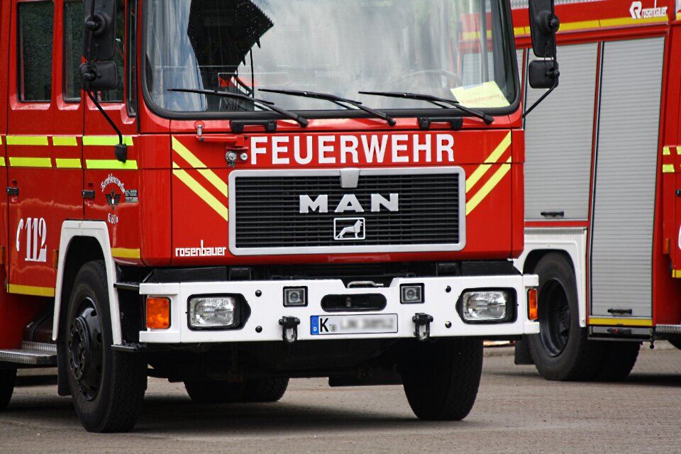Vehicle red civil protection