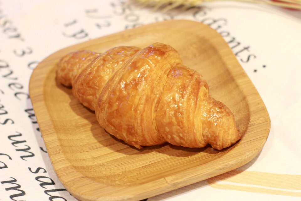 Golden horn i love all croissant