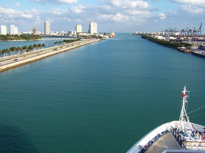 Cruise ship