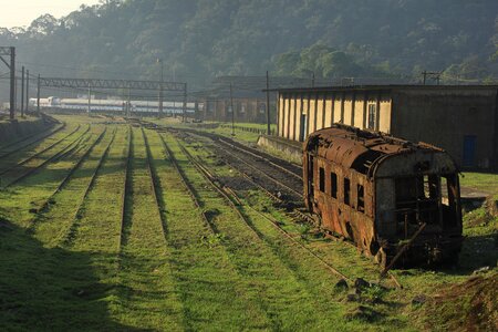 Rusty decay railroad