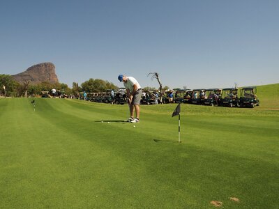 Putting practice ball
