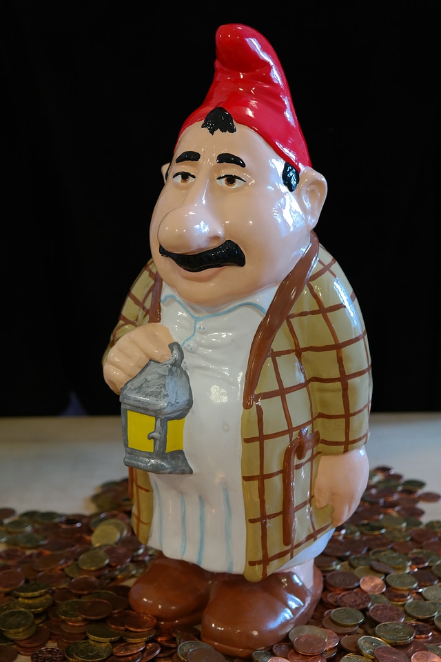 Figure lantern face