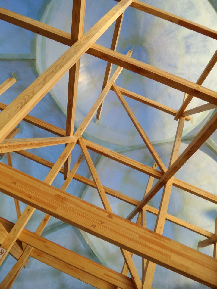 Modern exhibition cubes