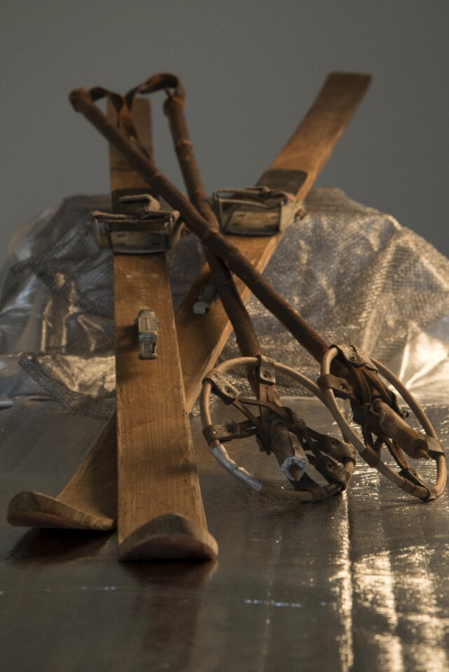 Ski wooden skis old ski
