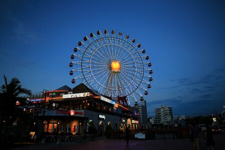 The ferris wheel okinawa at dusk