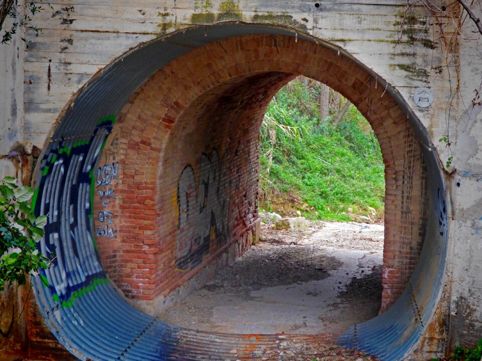 Graffiti suburb engineering