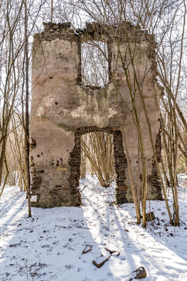 Ruin monastery decay