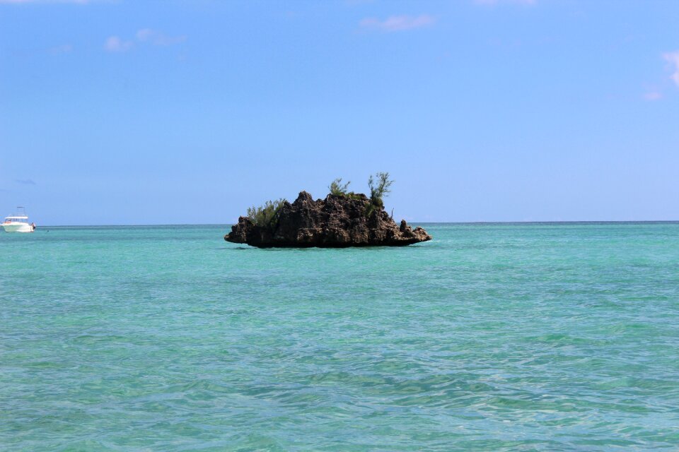 Tropical ocean tourism