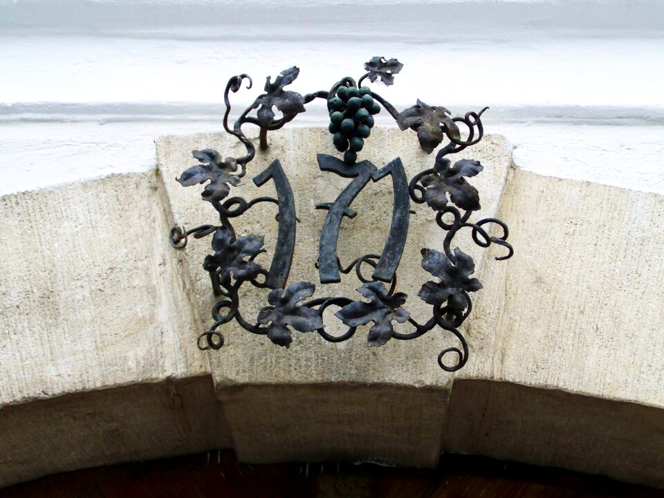 No fancy house building crafts metalwork
