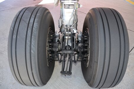Landing gear aircraft wheel