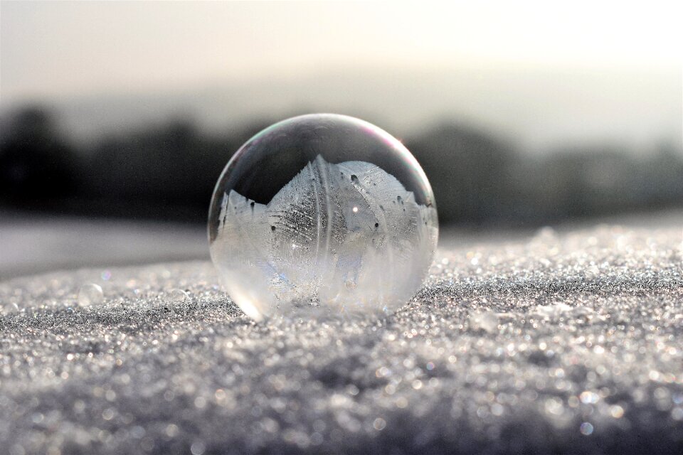 Frozen bubble eiskristalle winter