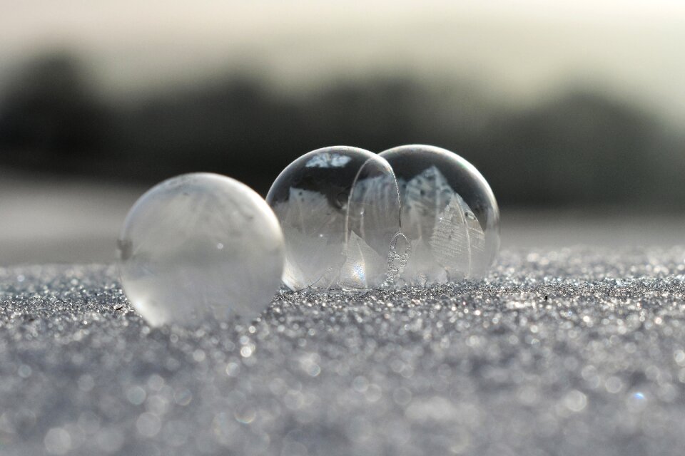Frozen bubble eiskristalle winter