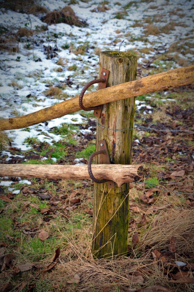 Gate wood fence limit