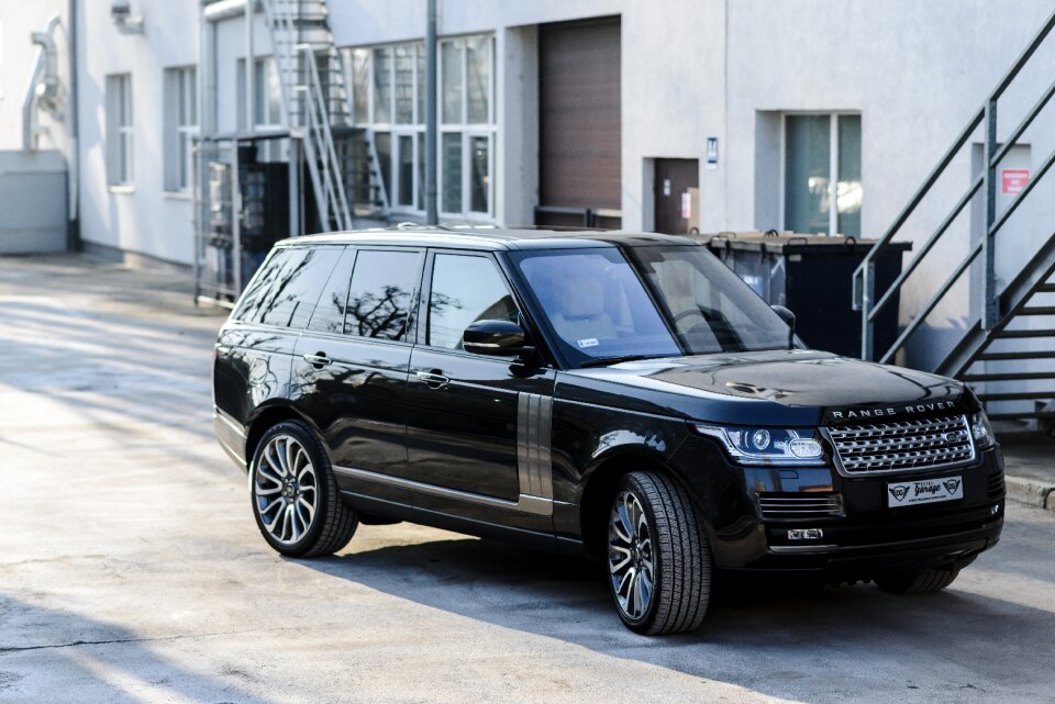 Range rover vehicle