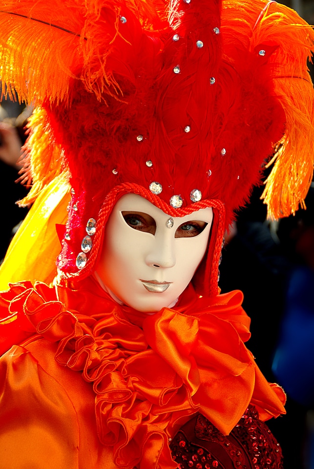 Costume red color