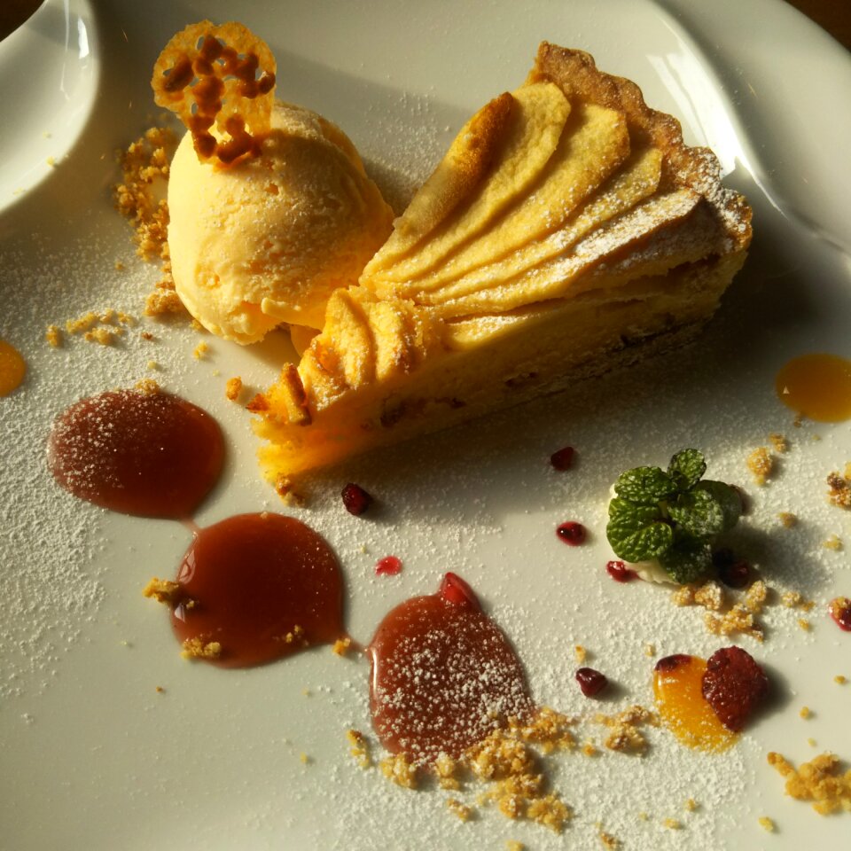 Tart suites dessert