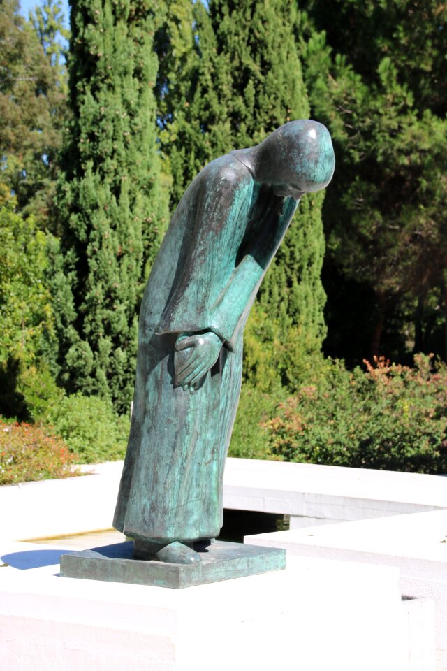 Figure museum modern