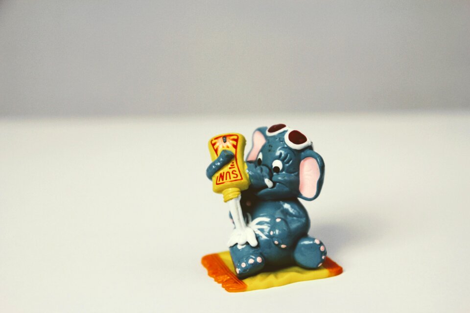 Elephant photographer figure