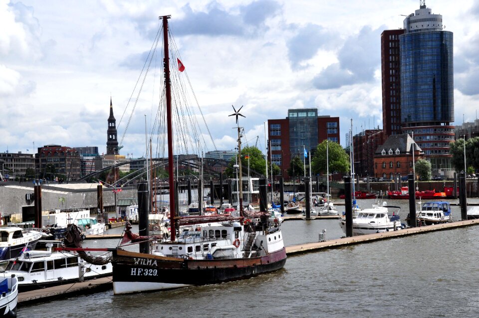 Elbe philharmonic hall boat city view