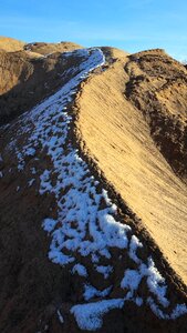 Ridge veschneit sand dunes photo