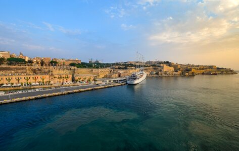 Ship sea maltese photo