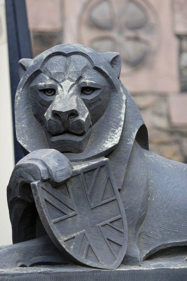 Castle monument sculpture