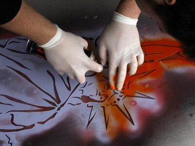 Template spray statue of liberty
