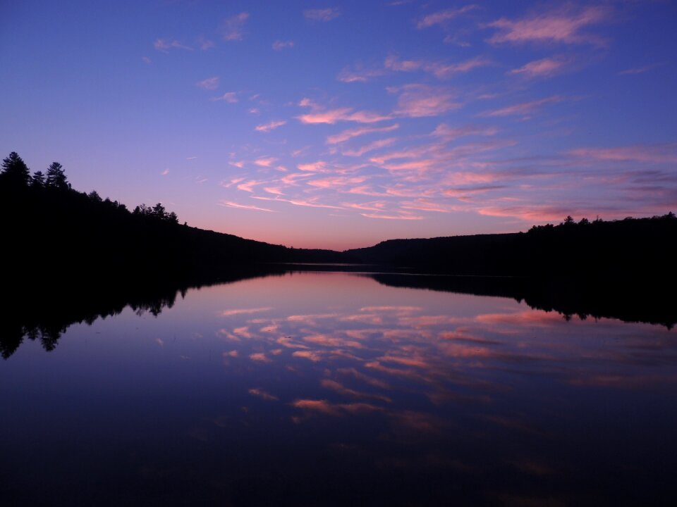 Hickey lake québec twilight