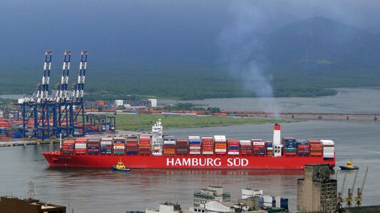 Maneuver ship port of santos