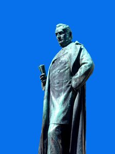 Monument figure man