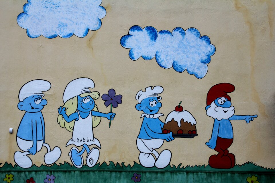 Street art hauswand smurf