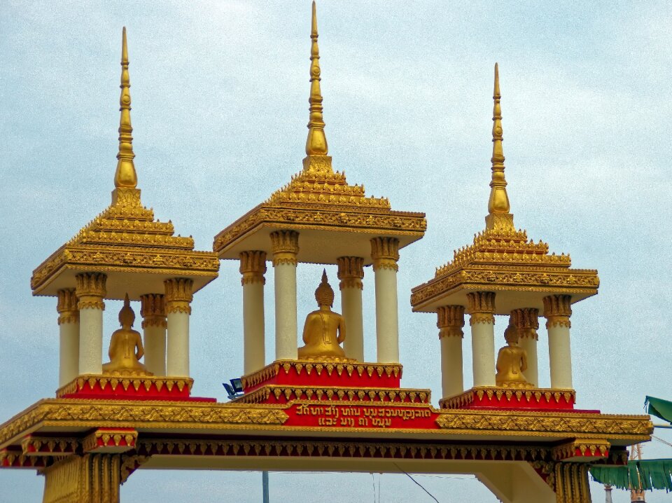Porch ridge buddhas