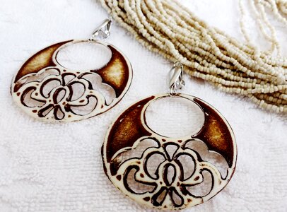 Set jewelry store beads