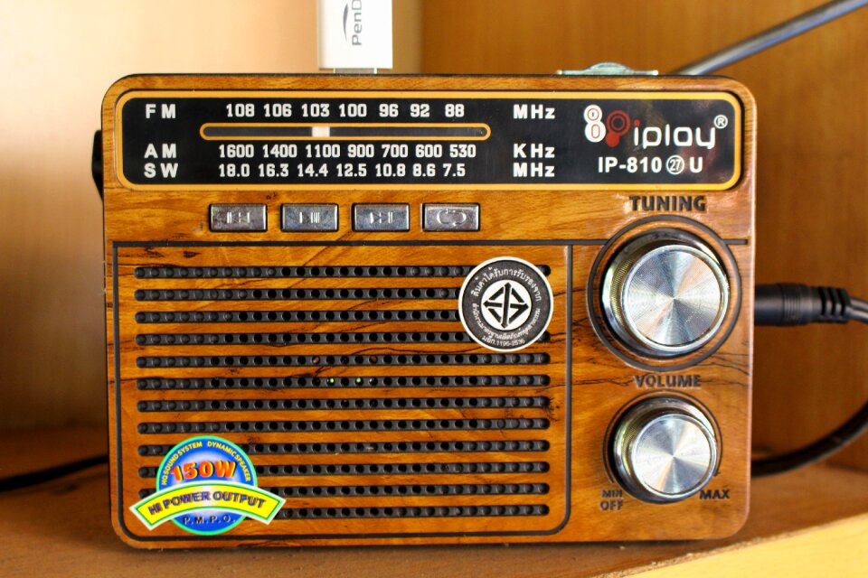 Communication broadcast network