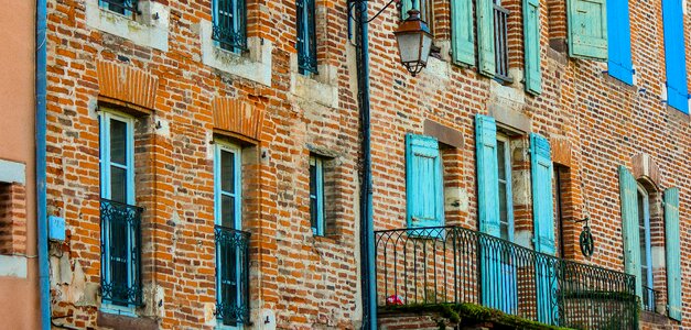 Windows facade old