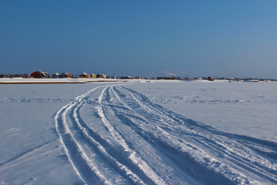 Road track traces photo