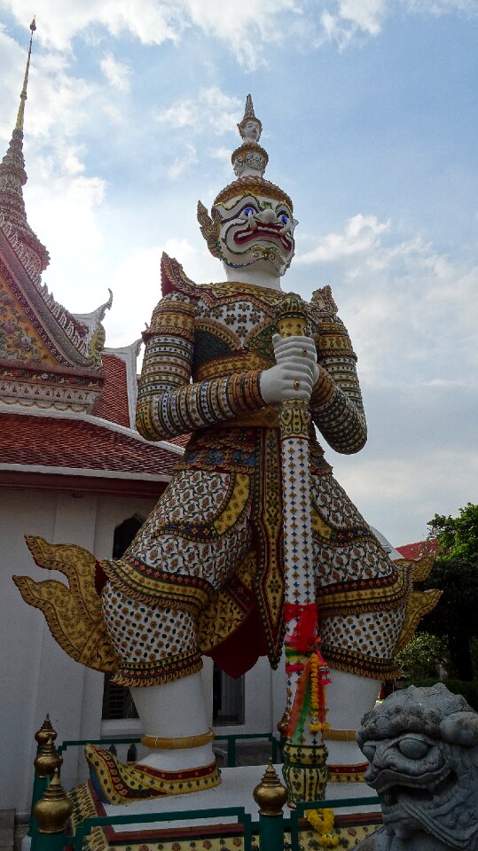 Places of worship bangkok lumphini park